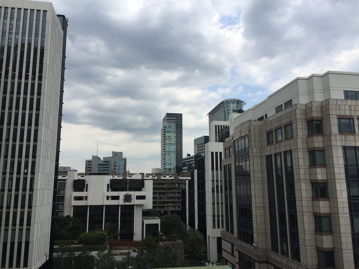 CubanEightPR's tweet image. Wondering what the #ConnectedWorkspace is all about? @chargifi will be revealing all from 5:15-6 this evening at a panel discussion hosted with @ArubaEMEA. Join the conversation online.