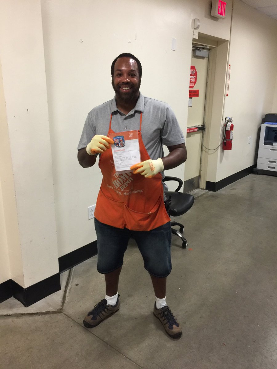mrs_nikk's tweet photo. Thank you William from the lot for living our values and taking care of our customers @jazzyd3601 https://t.co/IXYzuZgZnW