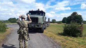 27RegimentRLC's tweet photo. 19 Sqn HETs are currently deployed across the globe in Oman 🇴🇲 on #ExSS3 and Estonia 🇪🇪 in support of NATO #eFP meanwhile Class 3 training continues on SPTA and the OC and SSM attended the Worshipful Company of Carmen Cartmarking Ceremony in London #WeAreTheRLC @101_Log_Bde https://t.co/ABUbo48306
