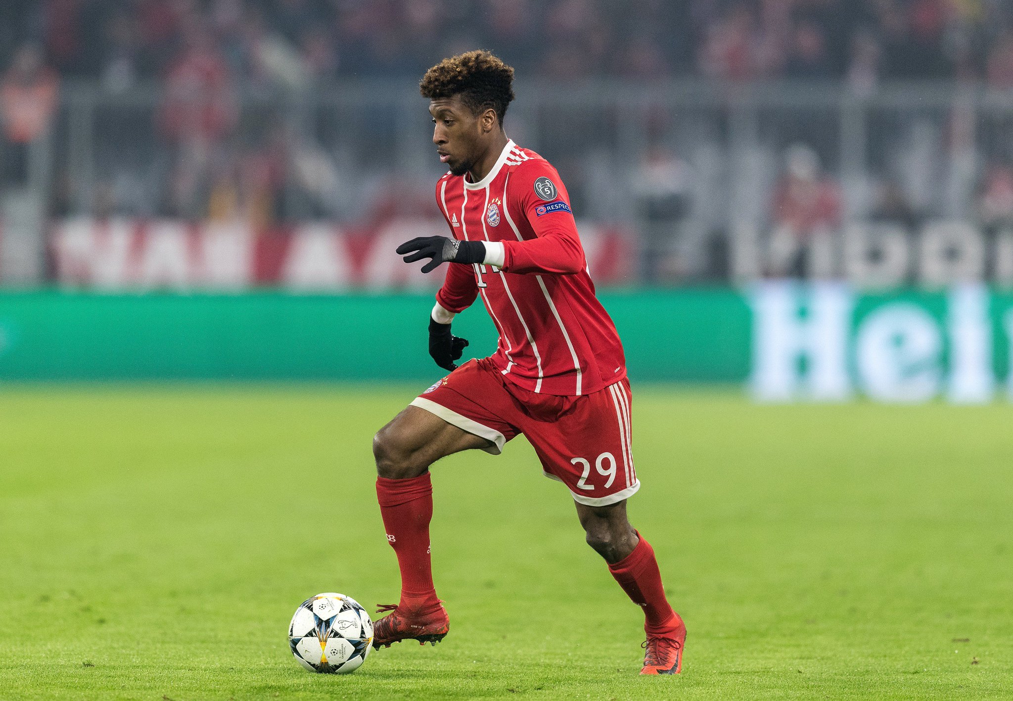 サッカーキング على تويتر 移籍の噂 アーセナル バイエルンの若手mfコマンの獲得に動く 移籍金は約64億円 記事はこちら T Co Qxgqkcvrx2 編集部より キングスレイ コマン は 昨シーズン ブンデスリーガ で21試合に