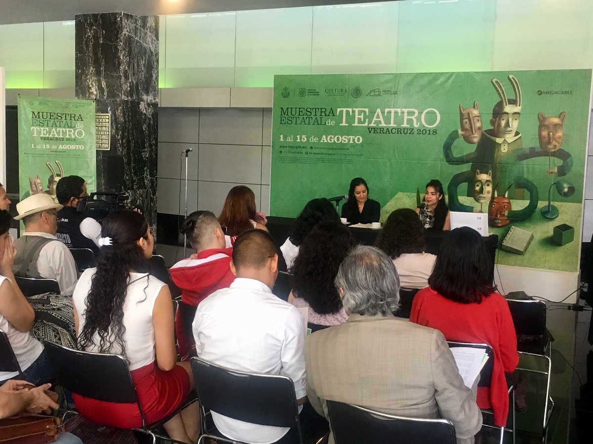 SECVERoficial's tweet photo. En conferencia de prensa, Rosa Eglantina González, Directora del @Teatrodelestado acompañada de Tania Hernández, ganadora de la #MET2017, anunciaron la Muestra Estatal de Teatro Veracruz 2018. ¡Prepárate del 1 al 15 de agosto! #Xalapa #MET2018 #VeranoCultural https://t.co/gvxOfn8k9n
