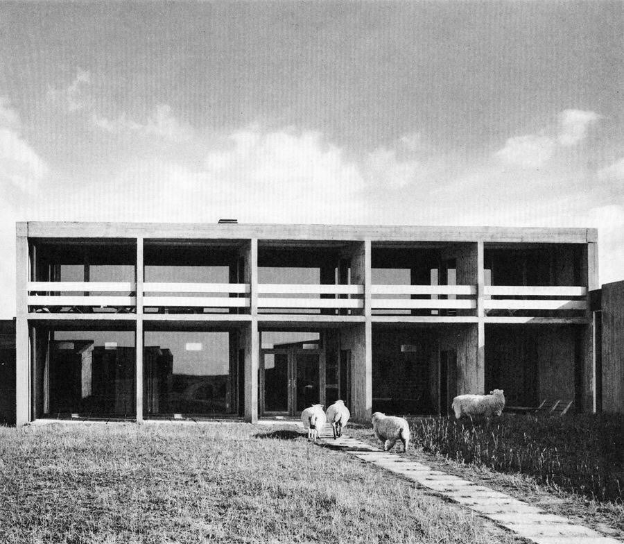 https://germanpostwarmodern.tumblr.com/post/170655924982/hotel-lakolk-1966-on-the-island-r%C3%B8m%C3%B8-denmark