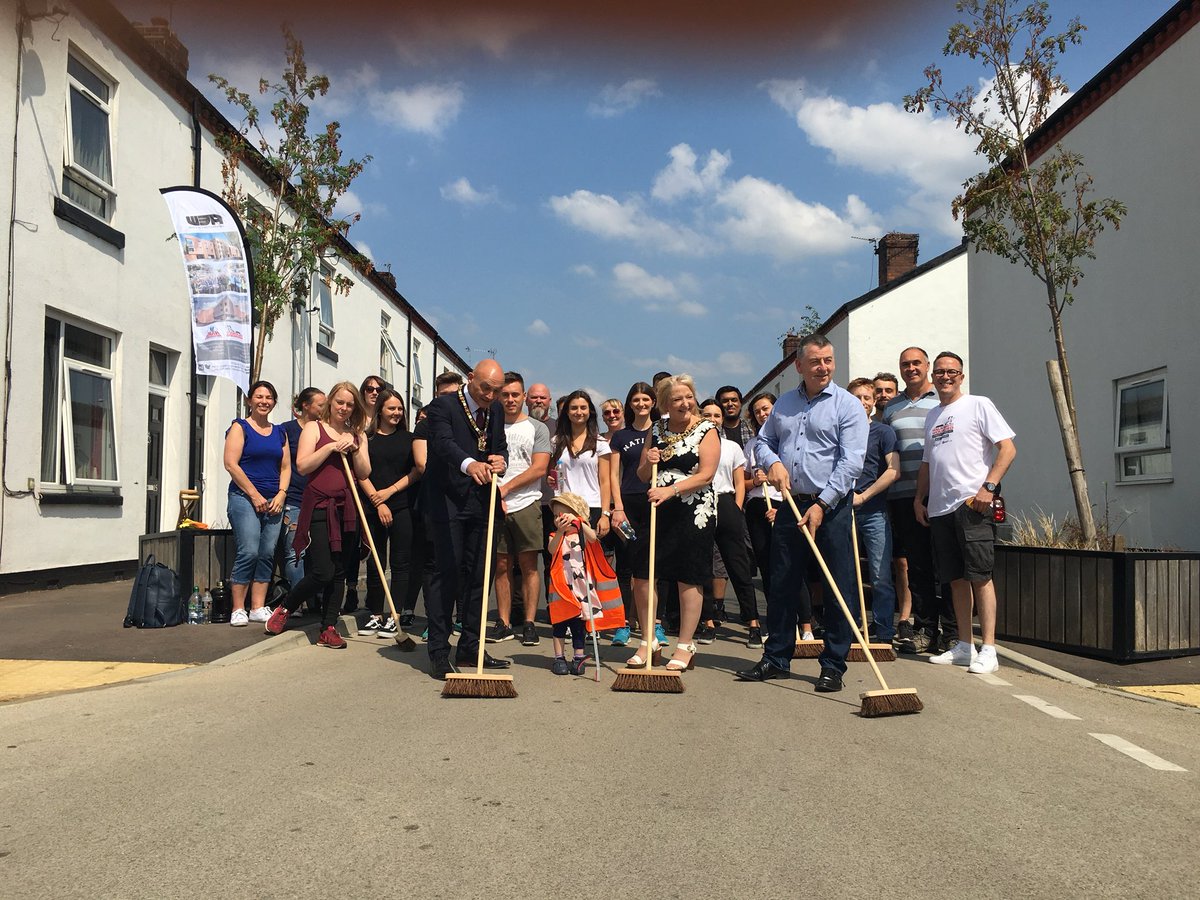 GlLamby71's tweet photo. A special Thanks to @AEWarchitects @CllrJohnFlan @LordMayorOfMcr @Carmines62  for a great community event today! Thank you for all of your ongoing support. @supportthewalk @WWTWNorthWest https://t.co/rLGKUXYy1J
