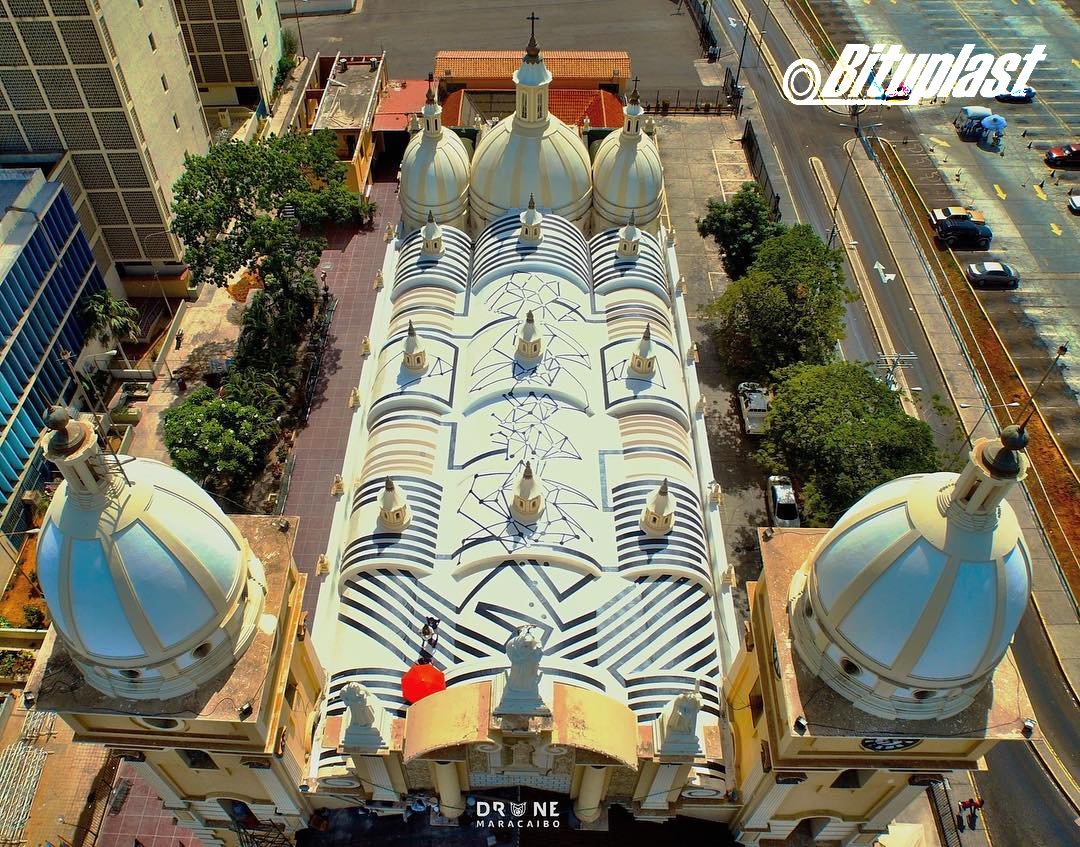 #TBT de MANTO sobre la Basílica de la Chinita 2015’ 
📸<a href="/DroneMaracaibo/">DroneMaracaibo</a>