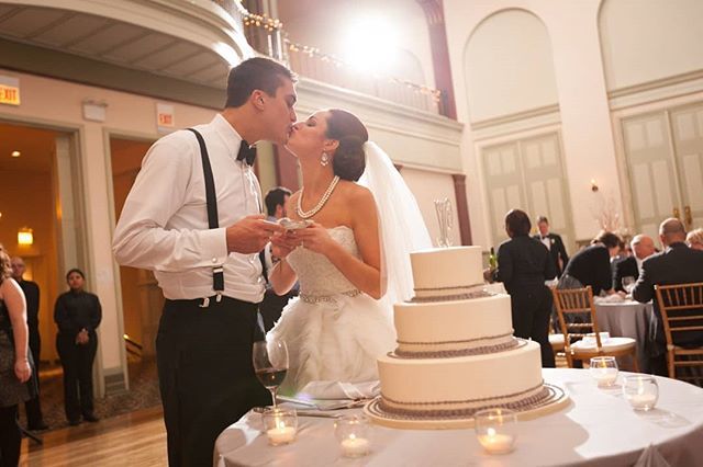 kenmarecatering's tweet photo. Young love!  Here's Julie &amp; Dan cutting their wedding cake! Catering by @kenmarecateing. #recipe #Chicago #IL #chitown #love #dinner #yum #fun #KenmareCatering #cook #foodie #delicious #cooking #yummy #foodporn #instafood #beautiful #foodgasm #recipeofth… https://t.co/1lVPtPF0rQ https://t.co/JDA0xjWA5P