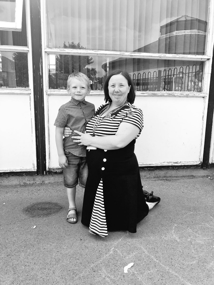 EmziJO10's tweet photo. The best teacher Kian could of asked for !! I’m super proud of this boy and it’s all down this lady here and the other teachers who have helped him on his way 💙💙 @WfieldPrimary @jotomellie https://t.co/T0FlrMiOgu