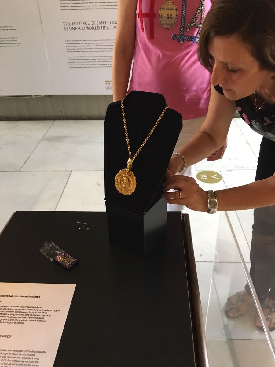 MuseoArcheoCa's tweet photo. #dietrolequinte 🔍 continuano i preparativi per questa sera e per l'inaugurazione della nuova sezione della mostra #Efisio dedicata ai gioielli ed ex-voto dell'Arciconfraternita del Gonfalone custode del culto di #SantEfisio #NotteVerde #nottealmuseo Appuntamento h20,00!!! 🕗🏛️ https://t.co/Ag711qsesS