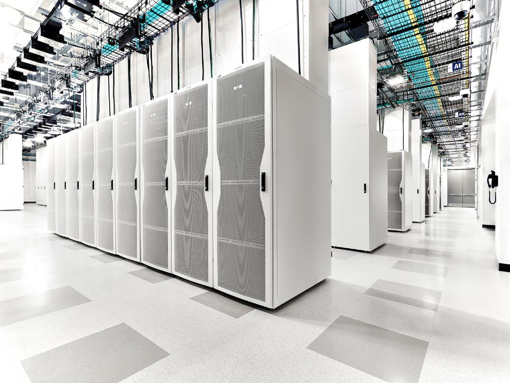 chrisferrisuk's tweet photo. Go behind the scenes of Cisco IT’s #DataCenter Day. Learn why Cisco technologists take time away from their jobs to run this event – and what they do when something goes wrong. Listen Now! https://t.co/ZwHsl7ETMW #BeyondtheNetwork #BringIT #ITpodcast https://t.co/995kSGLxme