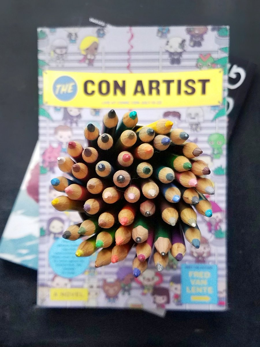 quirkbooks's tweet photo. We'll have a special guest at the Quirk Books booth 1636 today from 11:00-12:00 pm PT — @fredvanlente, the author of #TheConArtist and #TenDeadComedians! Stop by, say hi, and grab a signed book! #SDCC #SDCC18 https://t.co/iIPx7NE3lq