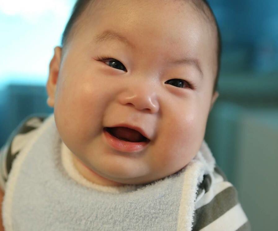 KLPatcha's tweet photo. Daehan Minguk Manse 😘😘😘🐷🐷🐷💛💛💛 #songtriples #daehanmingukmanse https://t.co/703hmfo2HU