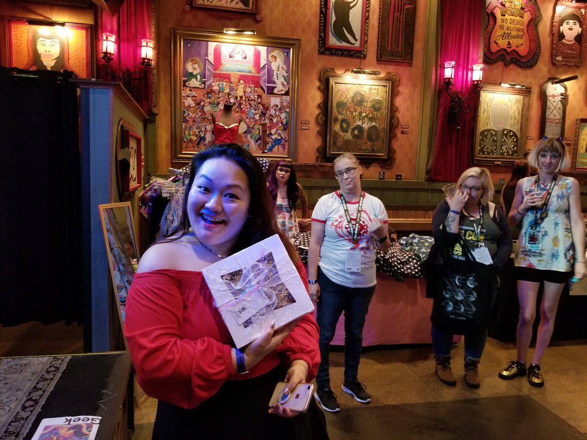 TraviTravMc's tweet photo. Winners from the #GameofBloggers Raffle #SDCC18 #ComicCon #Crazy4ComicCon https://t.co/GMOMImdDZL