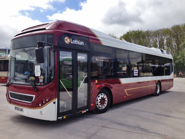 EastCoastBuses's tweet photo. A new look for bus 41.
#new #buses #firsttosee #lothian #electricbus #edinburgh https://t.co/LaHipAjLV4
