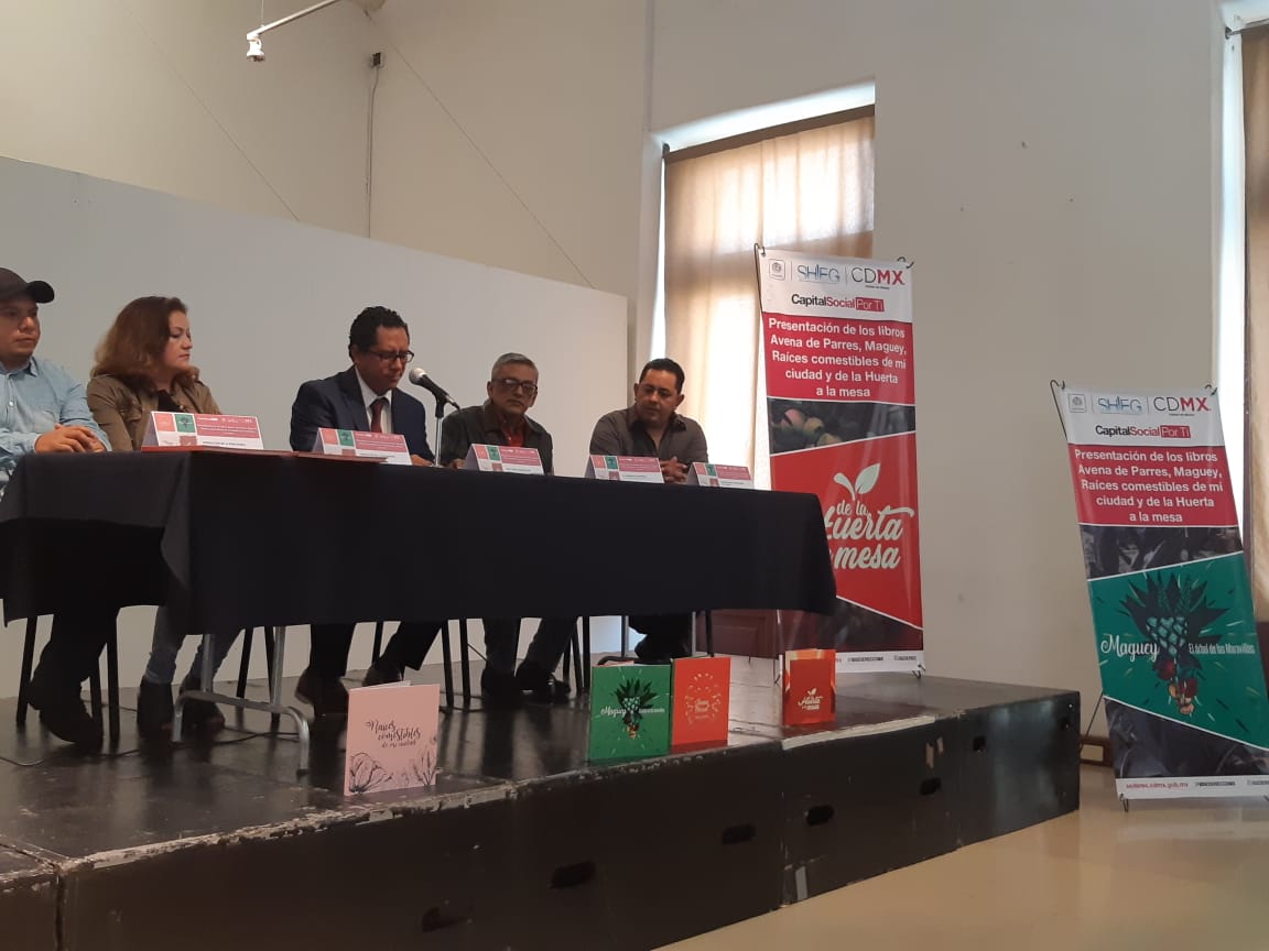 SHIEG_AC's tweet photo. El proyecto de recetarios de cocina tradicional de las zonas rurales de la #CDMX, de SHIEG en colaboración con @SEDERECCDMX tiene su presentación el día de hoy.
Muy pronto los podremos compartir con ustedes de manera digital.
#ProyectosSHIEG #SEDEREC #IdentidadGastronómica https://t.co/xxjA5D1TXP