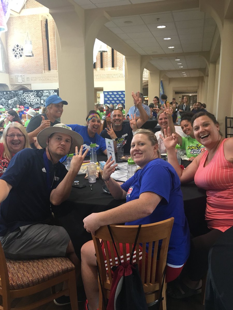 FUTP60's tweet photo. You get a blender. You get a blender. Congrats to Program Advisor Team 3 for winning Waring blenders for your schools. #FUTP60Summit https://t.co/wTC0F5Imqb