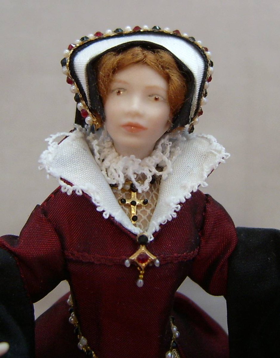 On this day 19th July 1553 #HenryVIII and #KatherineofAragon's daughter #MaryTudor was proclaimed Queen of England.

Here is my own miniature version of #QueenMary1st.