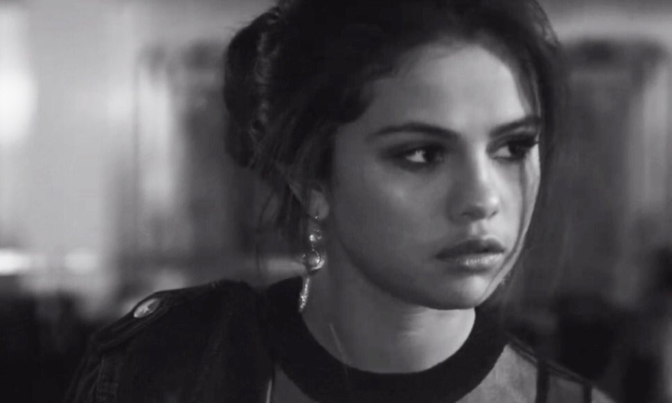 selenaaxx1's tweet photo. HEART WANTS WHAT IT WANTS ❤️ @selenagomez #selenagomez https://t.co/zJ5Sn7APDN