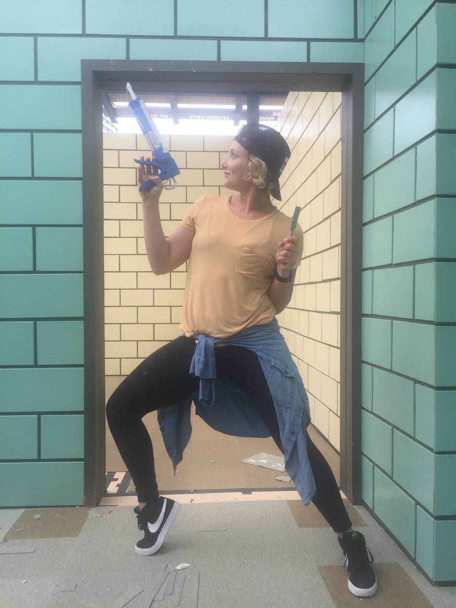 OAExperiential's tweet photo. #Xtra productive and Xtra stylish #CaseySlater, site managing. 
.
.
.
#OakenAnchor #production #creativeagency #immersive #quality #comicon2018 #oapro #hospitality #collaboration #SDCC #LauraYoungkin https://t.co/dzAKE6rSyT