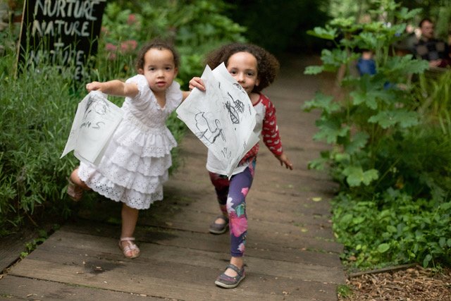 EasternCurve's tweet photo. Community gardens offer children space to explore, to be creative, to learn, to be independent, to have fun, to grow. Help protect these spaces for all #Hackney children - Community Gardens Manifesto launch 28 July https://t.co/WndNdn3PAa
#hackneygreenspaces #nationalparkcity https://t.co/M5719696Lg