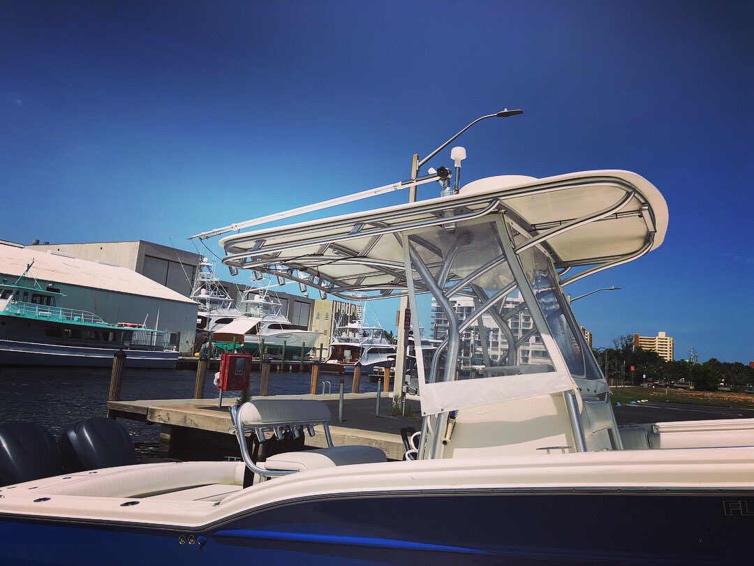 taco_marine's tweet photo. Vintage TACO sighting in Pompano Beach, Florida today with a pair of Grand Slam 250s onboard a #BuddyDavis boat named “Reel Nauti.”
🤩😎😍
All these years later, these bad boys not only look great, but work great too! #pompanobeach https://t.co/guqjZw35oU