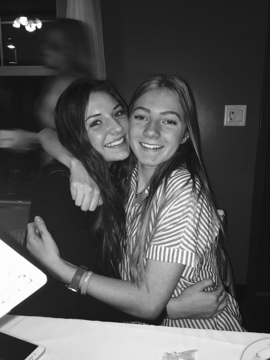 avemorris11's tweet photo. happy birthday pretty girl! love you carl🥕 https://t.co/RrMmWeREC1