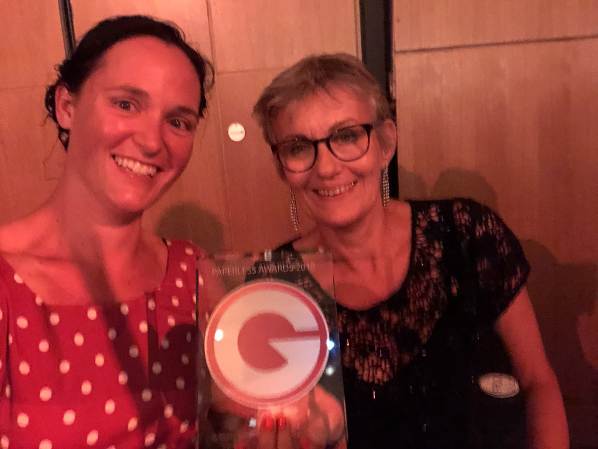 katiejmiller1's tweet photo. Incredible evening at #paperlessawards tonight where @AfzalChaud won special recognition for his dedication and commitment to the @my_eHospital project at @CUH_NHS https://t.co/uKY41Rfz2b