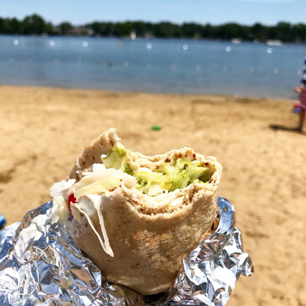 CatsWw's tweet photo. Ahhhh Turkey Pita on the beach! #wwlunch #weightwatchers #wwambassador #wwfreestyle https://t.co/WFa9Xgv51T