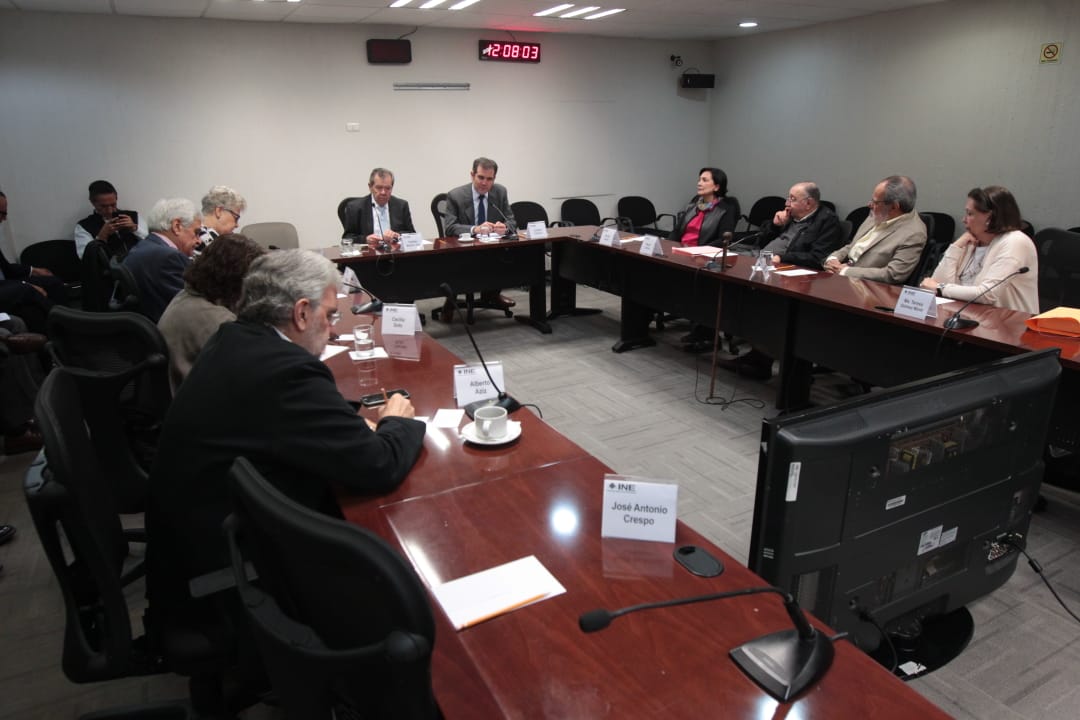 lorenzocordovav's tweet photo. Me reuní con organizaciones y ciudadanos encabezados por Porfirio Muñoz Ledo quien reconoció el trabajo realizado por @INEMexico en las #Elecciones2018 al llamar a los actores políticos y sociales a respetar la ley y coordinarse con las fuerzas de seguridad el día de la jornada https://t.co/REriO3pXhm