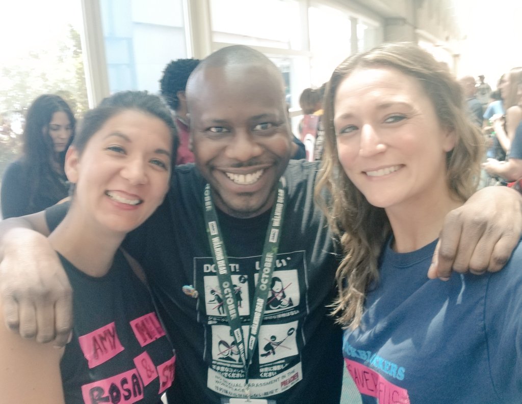 3SippingSisters's tweet photo. Rachie & Janelle asked questions at the #PitchingHour panel. The responses were GD inspiring. #SDCC provides epic motivation to #CREATE your art.
Making space in our schedule&budget for our DREAMS? We'll SIP to that.
@Nyambi @malcolmbarrett @LamontMagee #DericHughes
#SDCC18 https://t.co/xtL2zQL4To