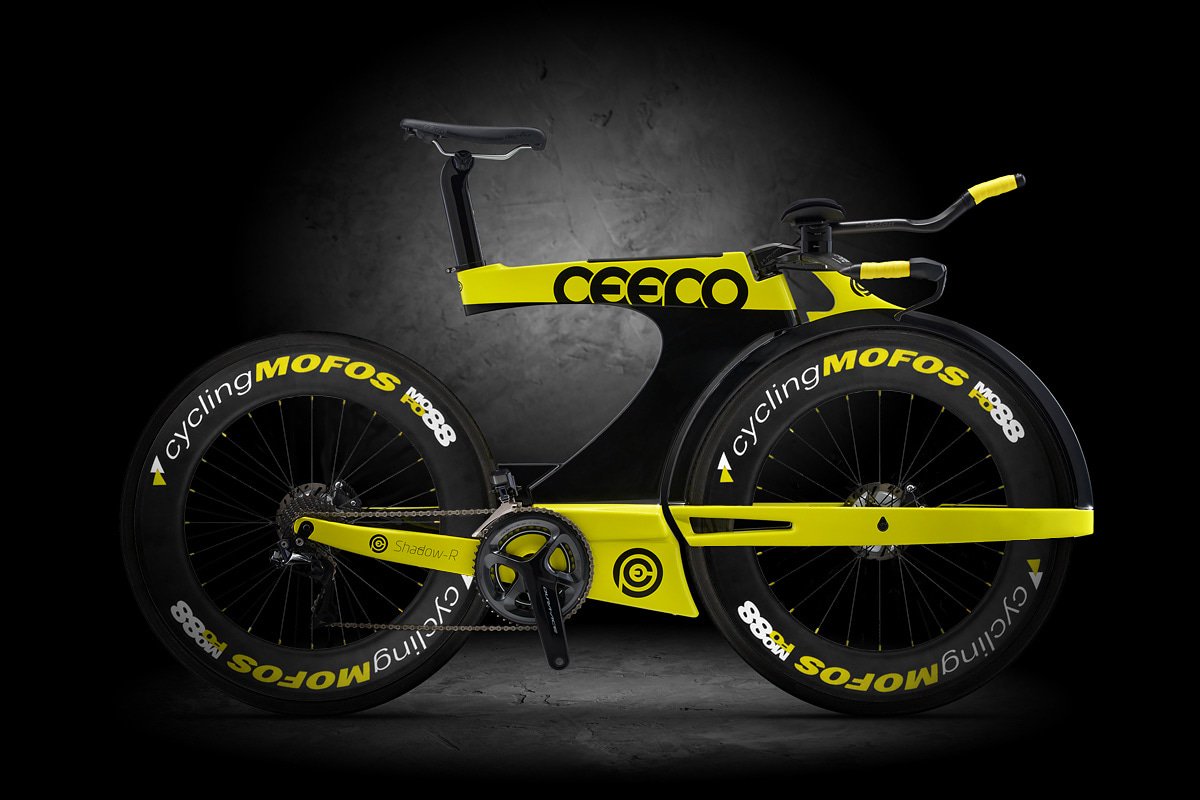 MOFO + CEEPO = TURBO ‼️
.
🚴⚡💨
.
#cyclingMOFOS #ceepo #shadowr #turbo #aero #cycling #wheels #carbonfiber #speed #carbonfibre #sidefork #mofo #fast #bike #wheelset #tt #timetrial #triathlon #ironman #mofos #tri