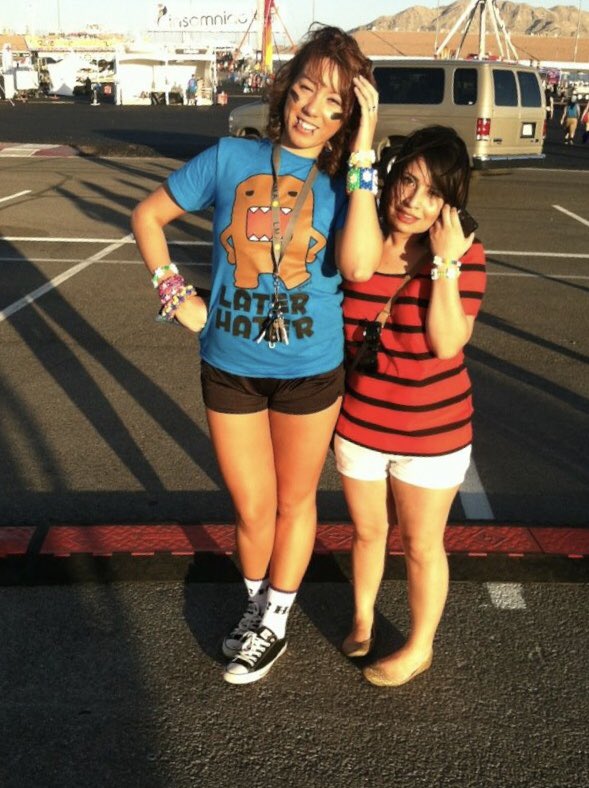 moeriiia's tweet photo. #EDC2012 I used to be soo tiny/cute
what happened!? 😓 https://t.co/pwsIS7c7BA