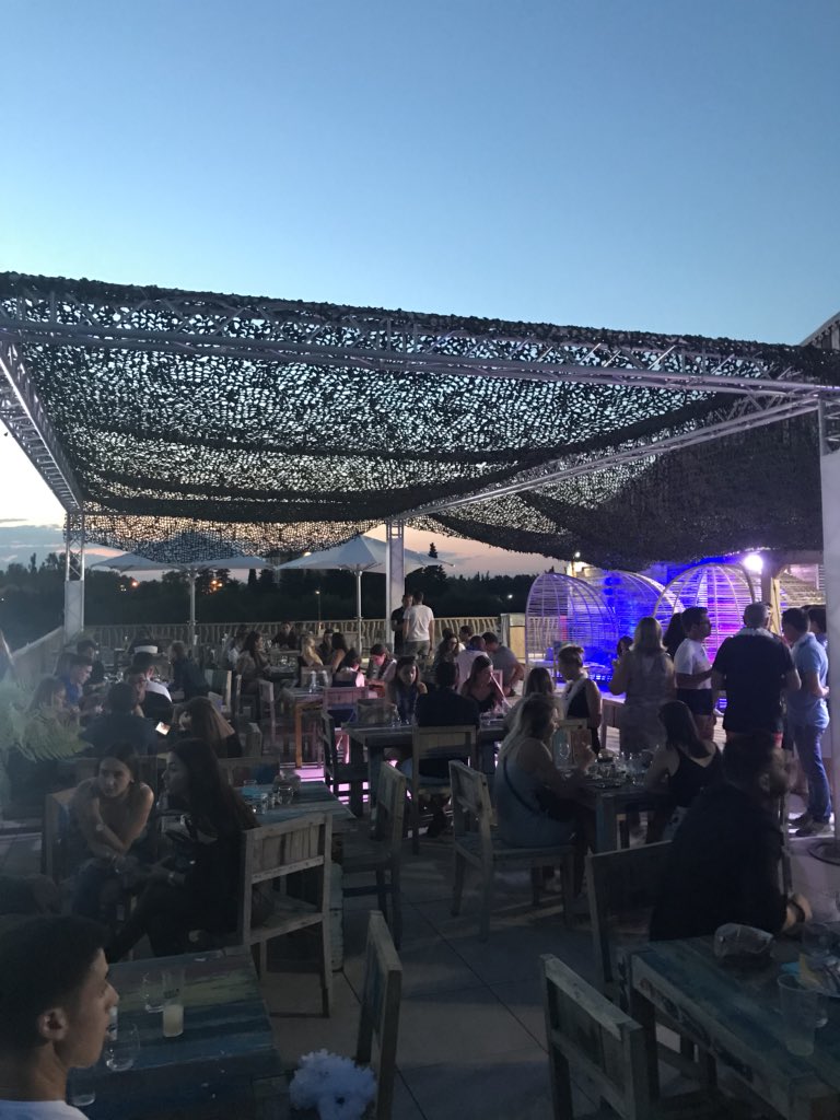 jalbertini84's tweet photo. Soirée Caisse d'Epargne CEPAC à Wave Island à Monteux les jeunes clients du Vaucluse réunis pour un événement marquant de l’été https://t.co/dPTNgMbLGf