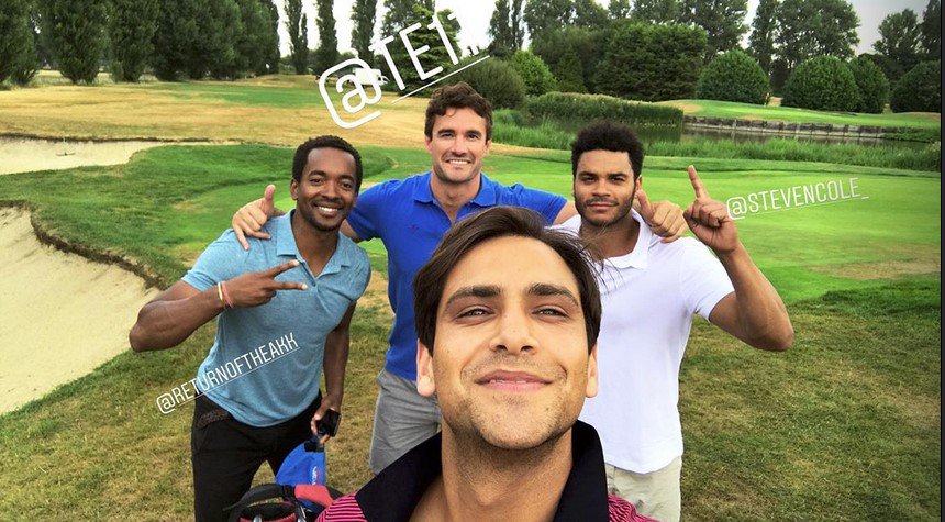 JuttaFreudig's tweet photo. #MusketeersEurope New photo #LukePasqualino #lucapasqualino practicing #Golf with friends for tomorrow's #TheMiniMasters #DukesMeadow Repost: IG story lucapasqualino https://t.co/fIbP7WLP1v