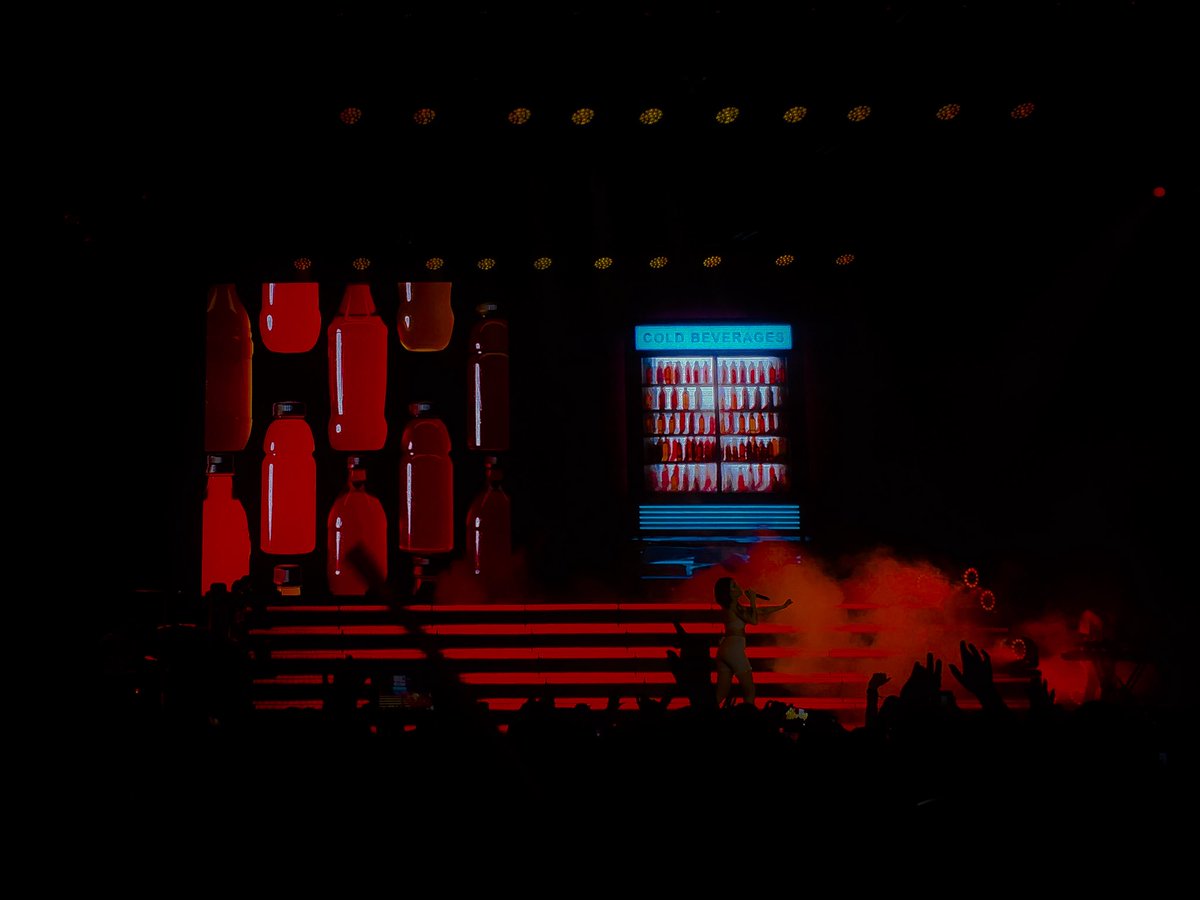 hannahgreil's tweet photo. will i ever get over @halsey’s tour visuals?
(probably not) https://t.co/goeK1odVi5