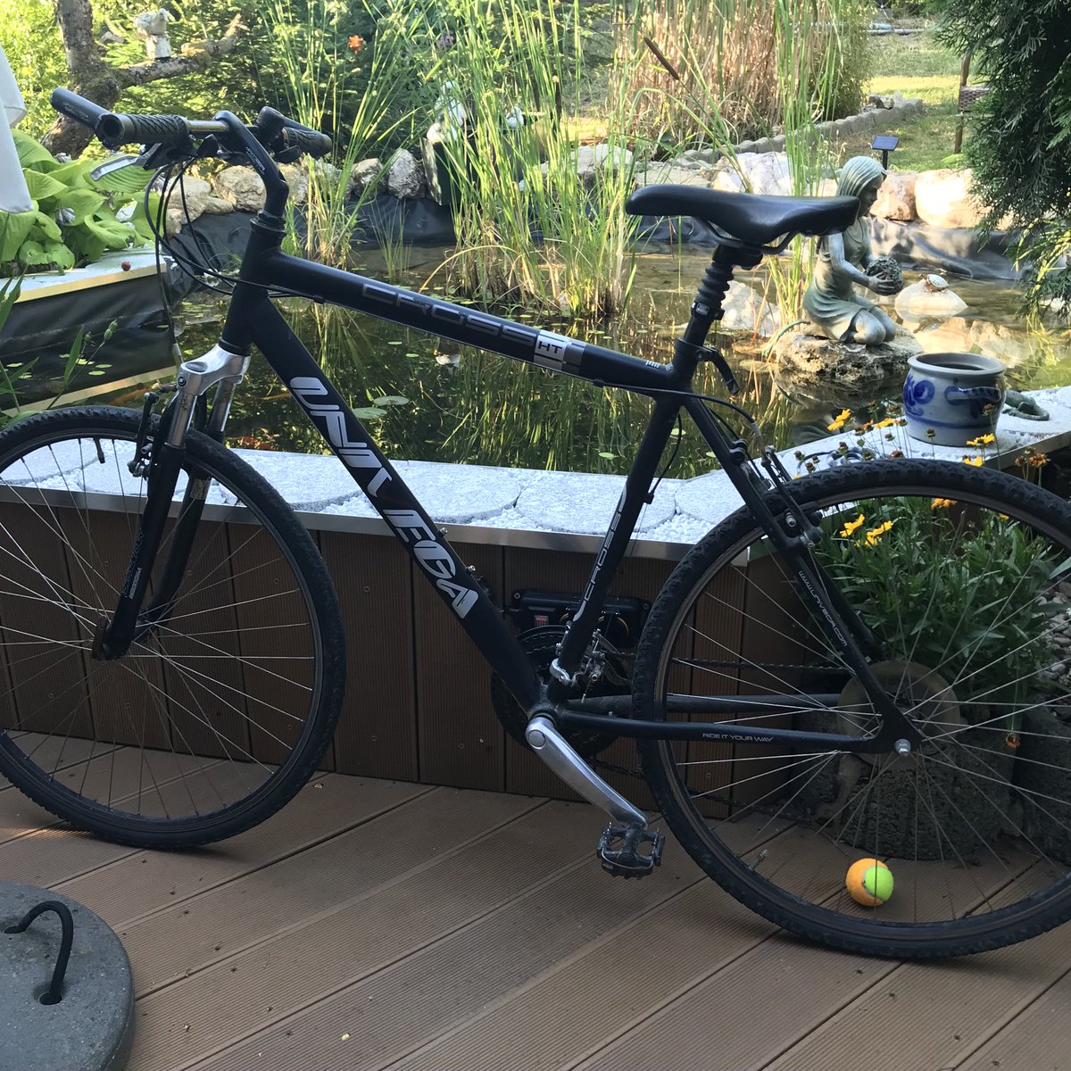 derSchniep's tweet photo. Hab mein Fahrrad gefunden und werde heute mal bissel testen 🤣🤦♂️🤭 #ohneMotor 💪
#derwilldochnurlaufen https://t.co/nzT6qGstKV