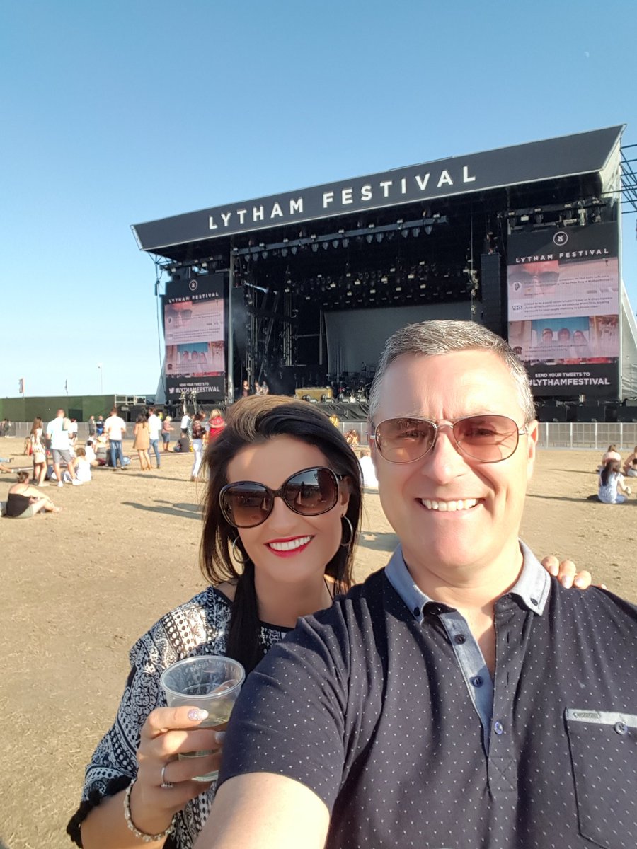 cmelia72's tweet photo. Bring on Pete Tong - Ibiza Classics #Lythamfestival https://t.co/lP2bfCFhrz