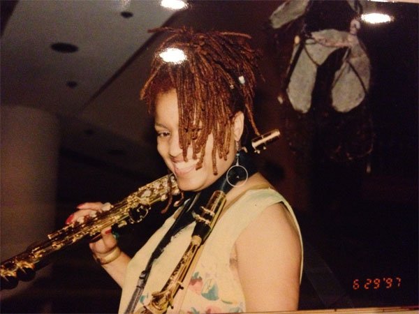 Fossie123's tweet photo. #TBT ... Caption this #tbt photo? Let's start the convo :grinning:
.
.
.
#fostinadixon #saxophonequeen #musicquotes #inspirationquotes #motivation #gospel #gospelartist #gospelmusic #jazzartist #motivationalquotes #saxophonist #jazzband #sax #jazz #jazzfestival #jazzfusion https://t.co/wEEvi6x3Ww