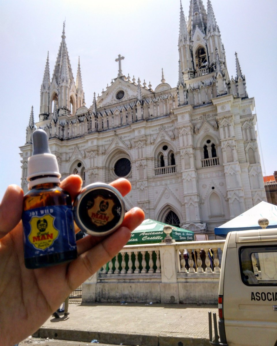 VictorFriguey's tweet photo. Disfrutando las fiestas Julias con estilo Beard Man 84
Calorsito rico pero BeardMan ayuda a mantener tu #BeardLook fresco y fijo.
#FiestasJulias #CentroHistórico #SantaAna #Catedral #BeardMan84 #BalmOilSoap https://t.co/aEAz3BdhtD