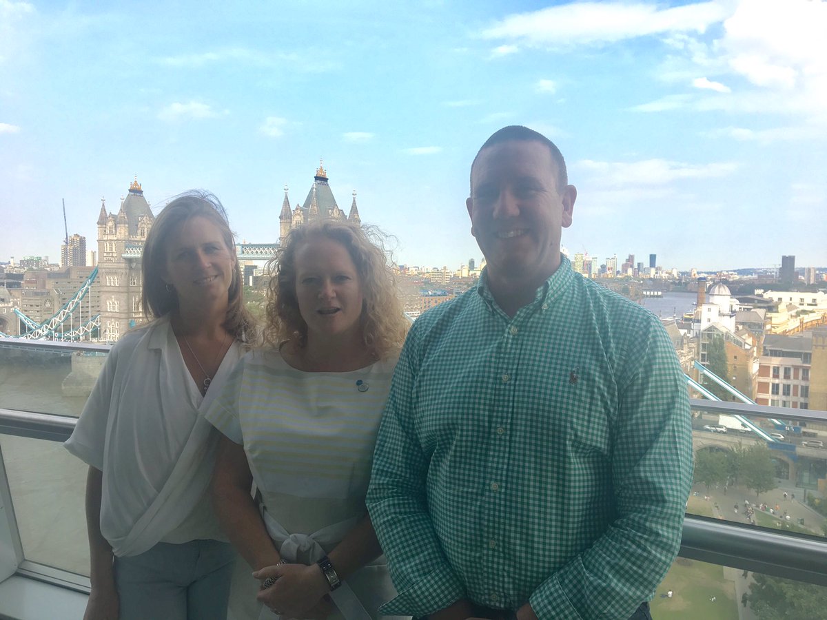 ClaireWoodHill's tweet photo. Fabulous to meet up with some of our wonderful @supportkings volunteer fundraisers today and hear what motivates them to support our work at #nhscharities celebration today with @gailscottspicer @Kikomatthews @SadiqKhan & @skichef38l #nhs7tea https://t.co/jno0WqyvYS