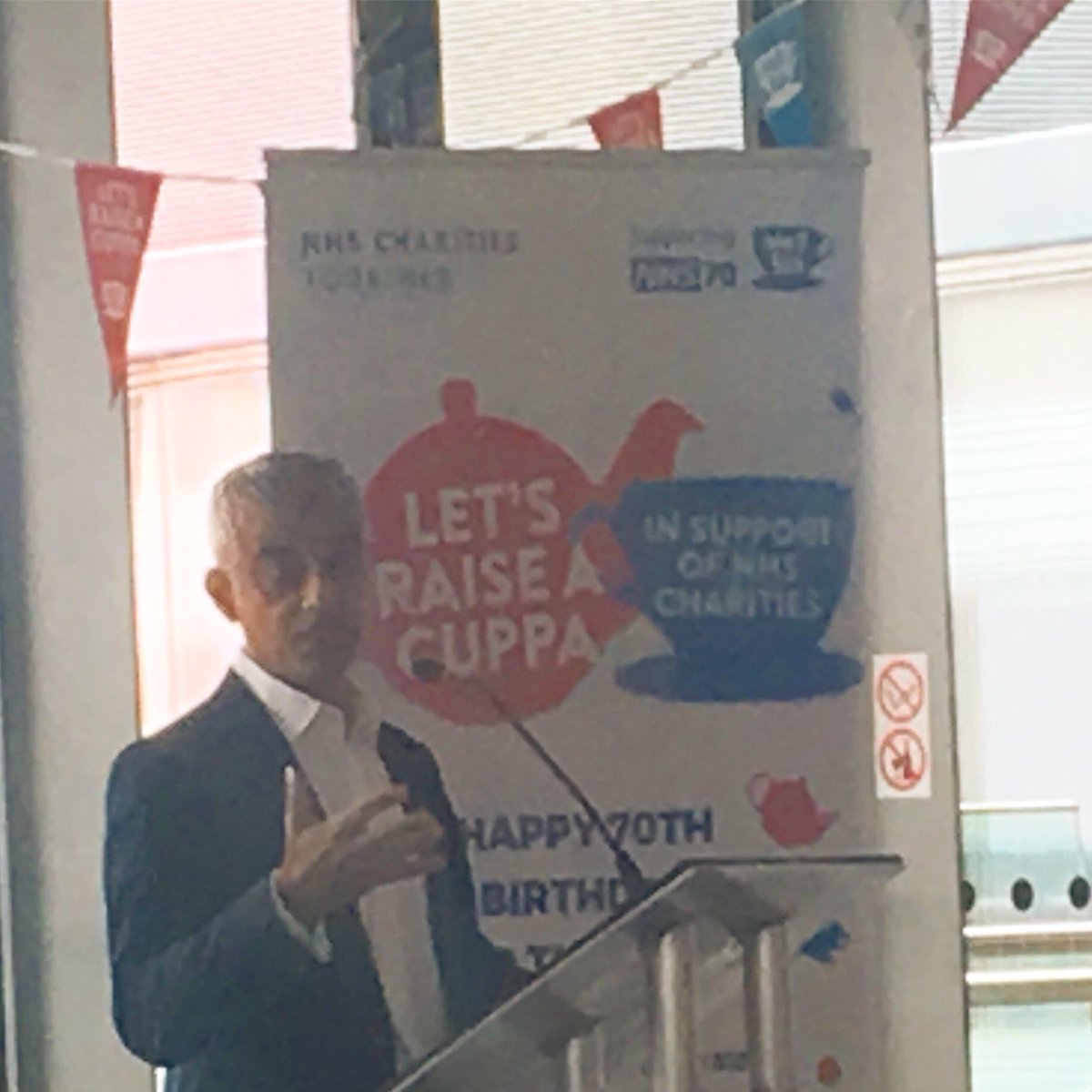 ClaireWoodHill's tweet photo. Fabulous to meet up with some of our wonderful @supportkings volunteer fundraisers today and hear what motivates them to support our work at #nhscharities celebration today with @gailscottspicer @Kikomatthews @SadiqKhan & @skichef38l #nhs7tea https://t.co/jno0WqyvYS