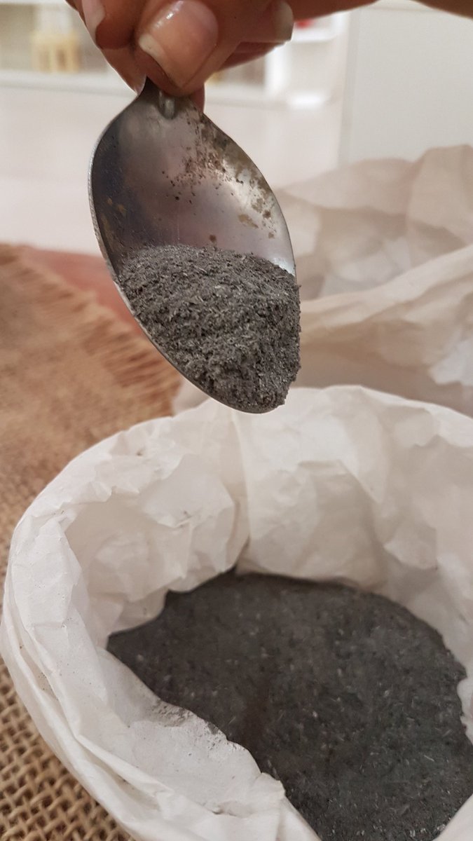 AaronCathers's tweet photo. Caraipé is an Amazonian temper of burned siliceous tree bark used by ceramicists for ca. 2000yrs. Recently met a family who continue this practice to make fine cooking wares. They also coat their vessels w/ a resin from the jutaí tree! #archaeology #amazonia #ceramics #pottery https://t.co/WW7aTgQfyW