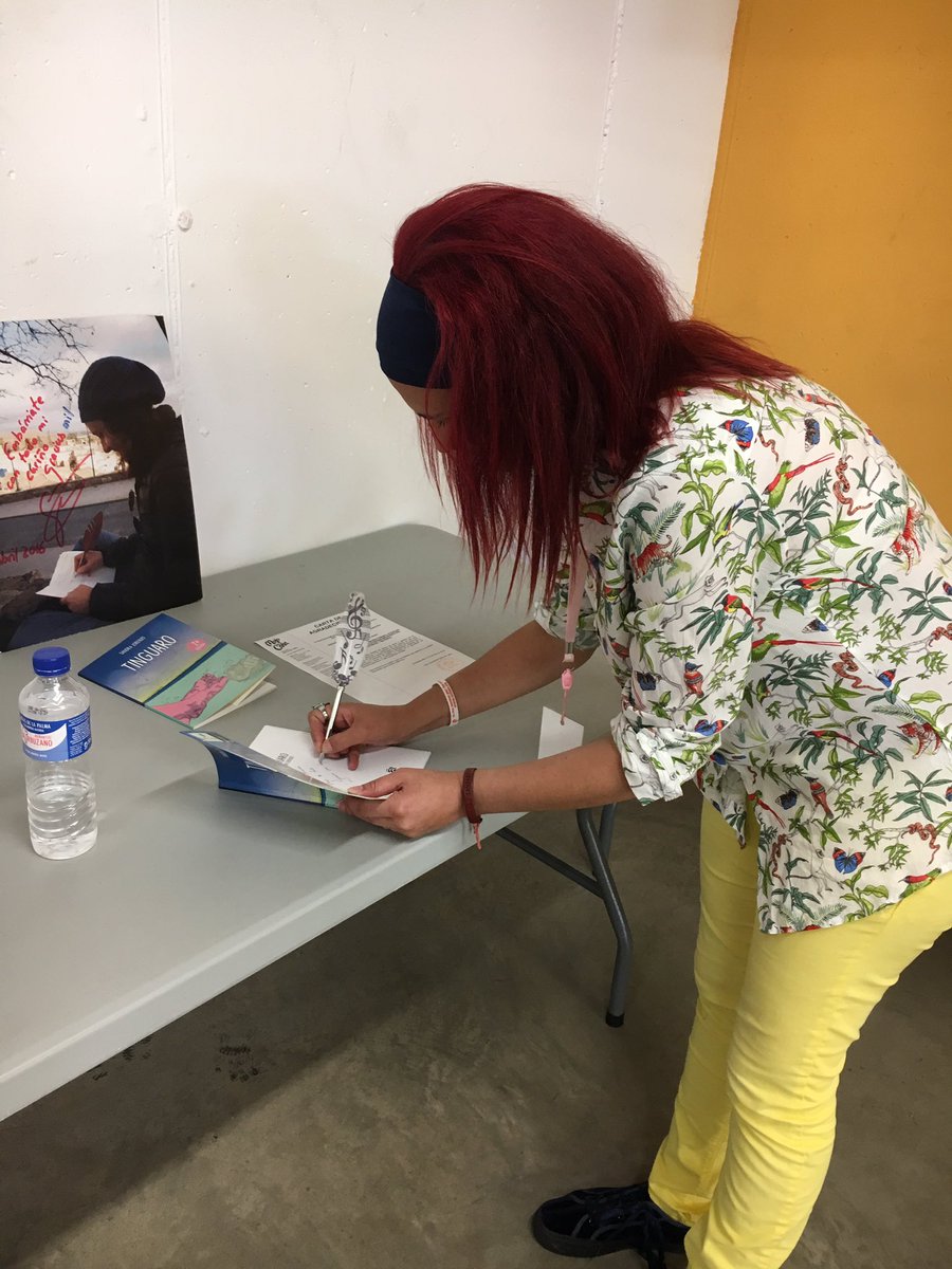 _sandralorenzo's tweet photo. Taller de lectura y presentación de #tinguaro #book #libro gracias a #mojodecaña #ayuntamientodebreñaalta #cabildoinsulardelapalma #edicionesalternativas #vagabondjoe @vagabond_joe @miguelcalerolastricias @sandralorenzoescritora @ramosperezraul @jonathanfelipelorenzo @mojodecana https://t.co/JyU2dChzIx