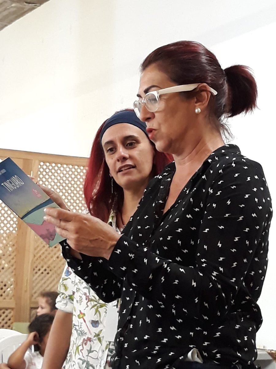 _sandralorenzo's tweet photo. Taller de lectura y presentación de #tinguaro #book #libro gracias a #mojodecaña #ayuntamientodebreñaalta #cabildoinsulardelapalma #edicionesalternativas #vagabondjoe @vagabond_joe @miguelcalerolastricias @sandralorenzoescritora @ramosperezraul @jonathanfelipelorenzo @mojodecana https://t.co/JyU2dChzIx