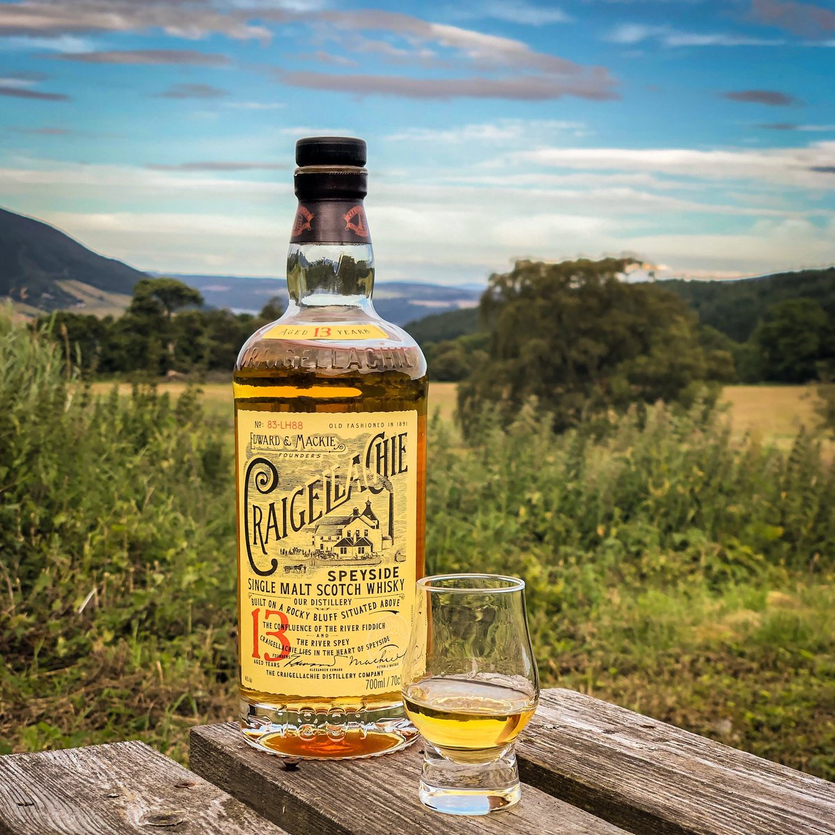 sgianbrew's tweet photo. This lovely @craigellachie has just arrived, very nice :) We visited the distillery this summer during the Speyside Whisky Festival ( @BellesWhisky )and sampled a few of their bottlings, all good !
Thank you @thomassmaberg @spirit_speyside #whisky #draming #singlemalt https://t.co/zqXxPESRNd