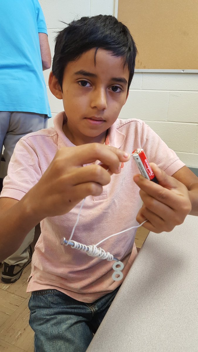AmyJCox76's tweet photo. Summer school fun!! Making electromagnets in the Steam lab.  #SESBees https://t.co/pEAXaExjPG