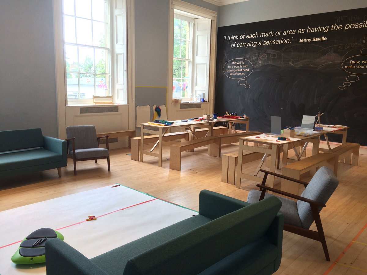 annacmmurray's tweet photo. 🏳️🌈 The sun certainly had his hat on today! Here’s a wee taste of #ColourOfSummer- Free family art making and exploring outside and indoors every day @NatGalleriesSco till August 12th 🏳️🌈 https://t.co/Ps8ndR9Y09