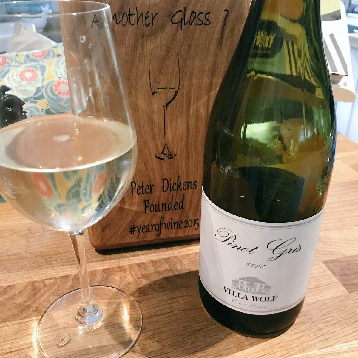 pietrosd's tweet photo. #yearofwine2018
Pinot Gris “Villa Wolf” #pflaz
2016
Super fresh & zesty citrus but with tropical fruit feel. Delicious 🍷
@RathfinnyRich @JamesHubbard113 @PeterRanscombe1 @Lloydstevens29 @AdamRosenberg16 @lebonvinfr @TheWineStalker @LoriMoreno @always5star @suziday123 @nineov https://t.co/qDZCEg0Jui