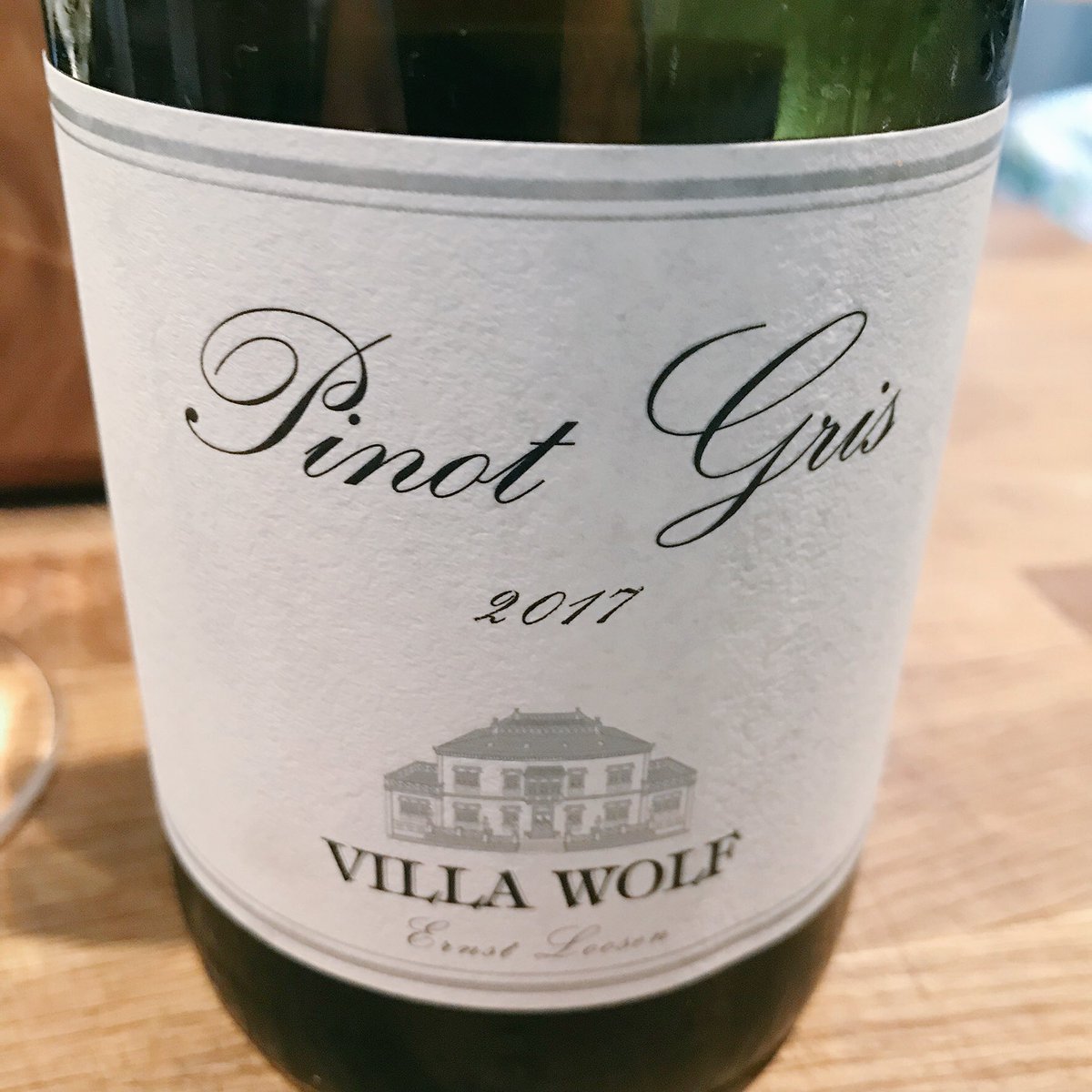 pietrosd's tweet photo. #yearofwine2018
Pinot Gris “Villa Wolf” #pflaz
2016
Super fresh & zesty citrus but with tropical fruit feel. Delicious 🍷
@RathfinnyRich @JamesHubbard113 @PeterRanscombe1 @Lloydstevens29 @AdamRosenberg16 @lebonvinfr @TheWineStalker @LoriMoreno @always5star @suziday123 @nineov https://t.co/qDZCEg0Jui