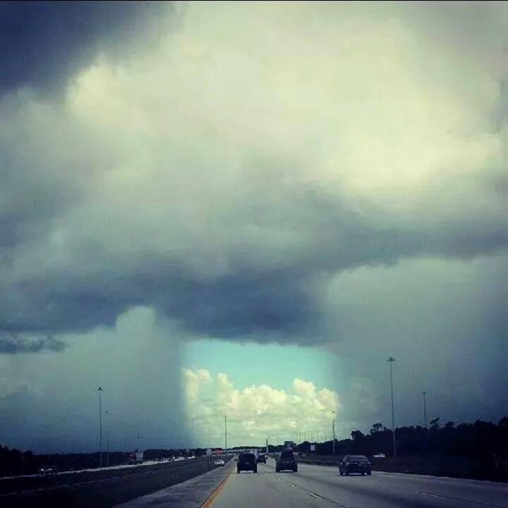 PaulFox13's tweet image. Apparently, Mother Nature does not believe Floridians can drive in the rain. #Florida