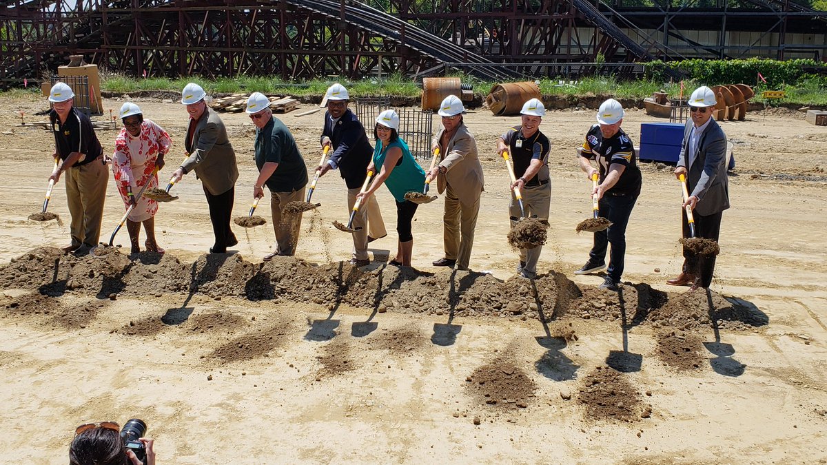 CoasterForce's tweet photo. And now we know that #Project412 @Kenny_Kangaroo is going to be a monster S&S custom inverting coaster called #SteelCurtain! Coming to the park in 2019, the record setter will be the tallest in PA, have the most inversions in N. America & the world's tallest inversion. https://t.co/5WZEmLLyXp