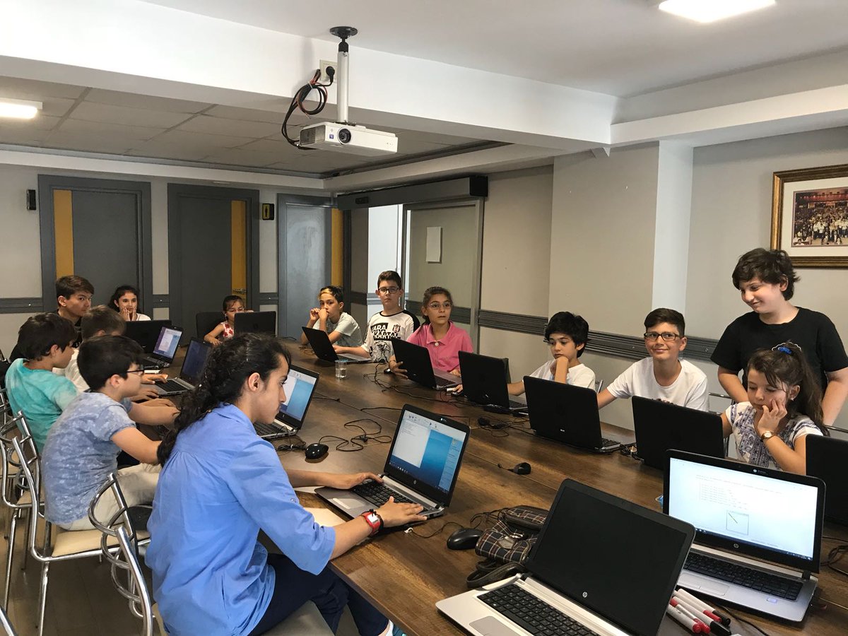 Tbt 😇😇😇
#Codingİstanbul
#Gelecegikodluyorum
#GelecekParmaklariminUcunda